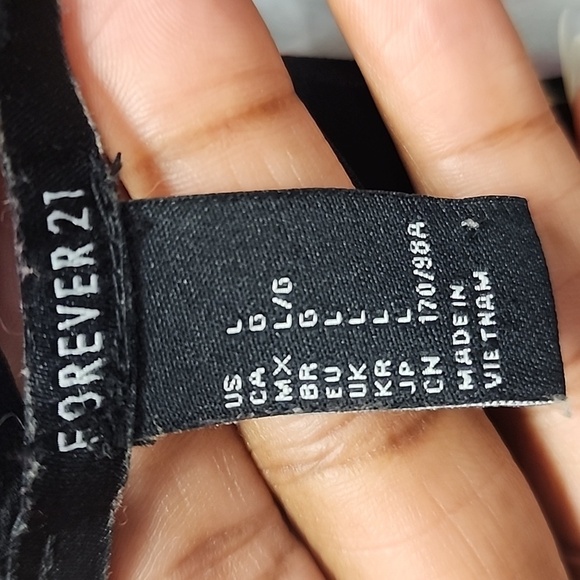 Firever 21 Women's Floral Black and Pink Women's Top Flowy, sz LG - Picture 11 of 11